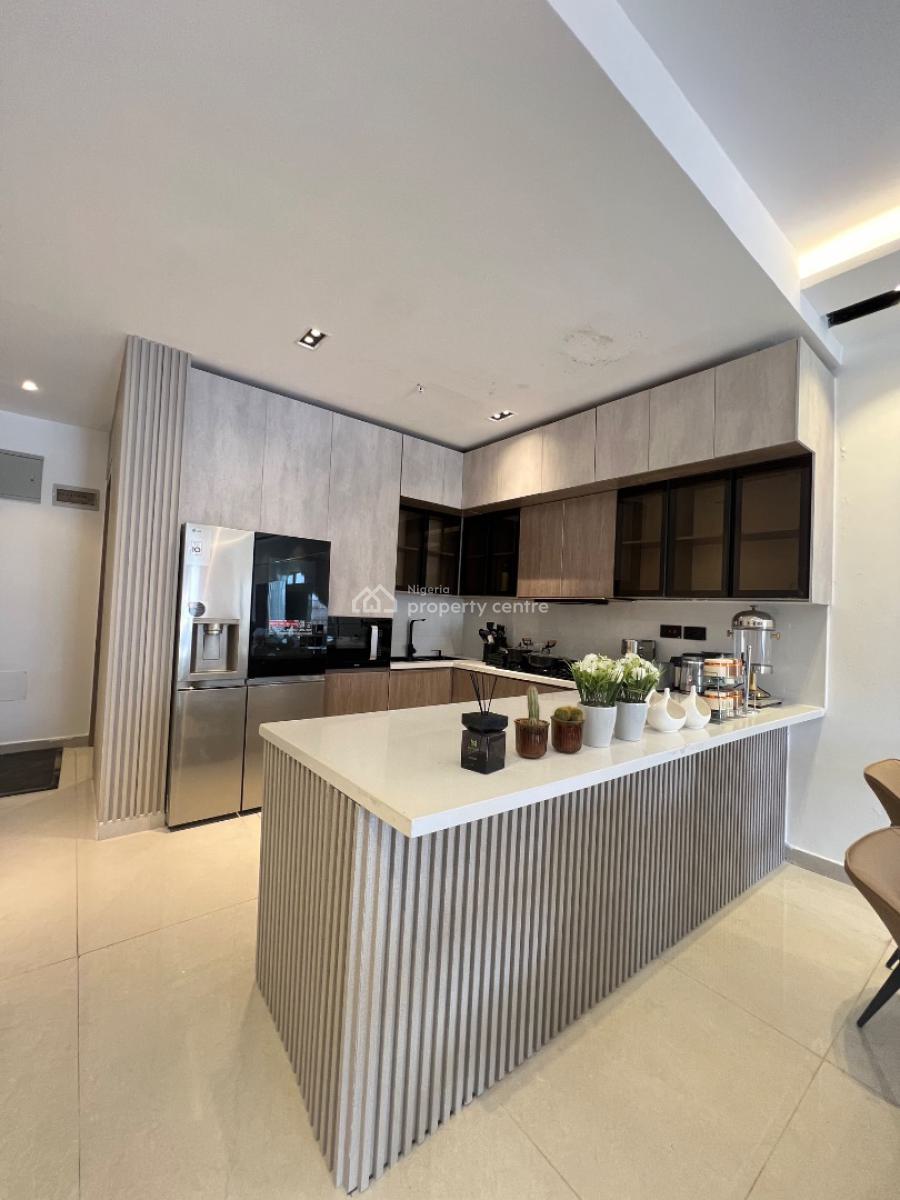 2 Bedroom Luxury Apartment with Swimming Pool, Lekki Phase 1, Lekki, Lagos, Block of Flats for Sale