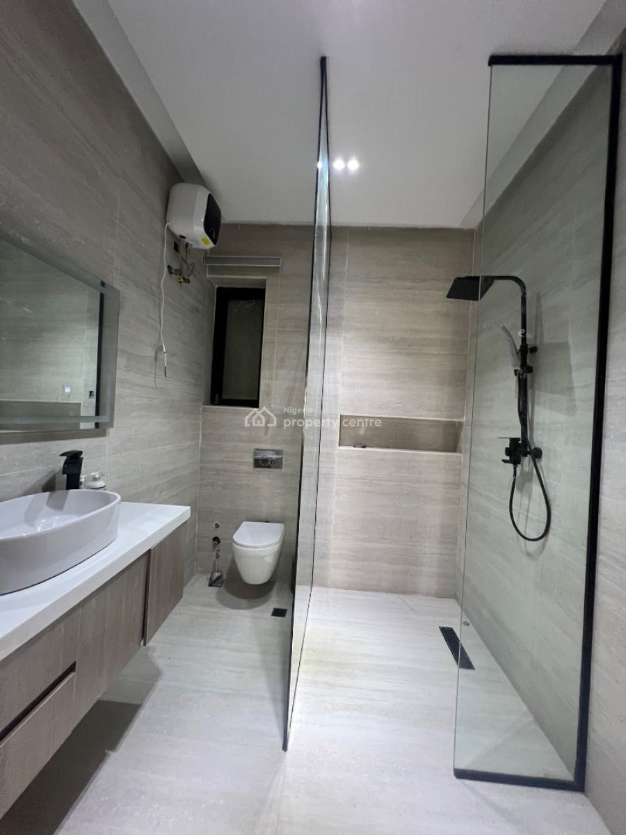 2 Bedroom Luxury Apartment with Swimming Pool, Lekki Phase 1, Lekki, Lagos, Block of Flats for Sale