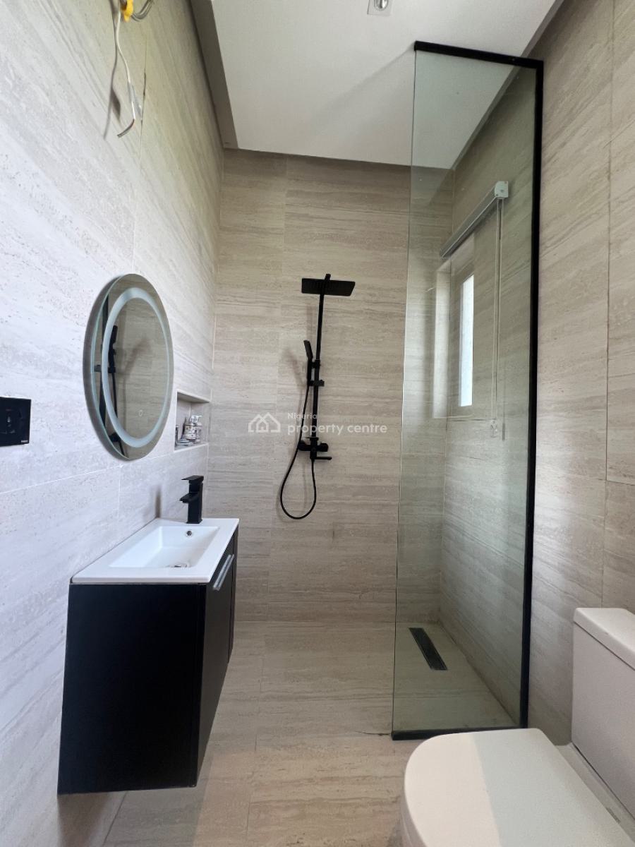 2 Bedroom Luxury Apartment with Swimming Pool, Lekki Phase 1, Lekki, Lagos, Block of Flats for Sale
