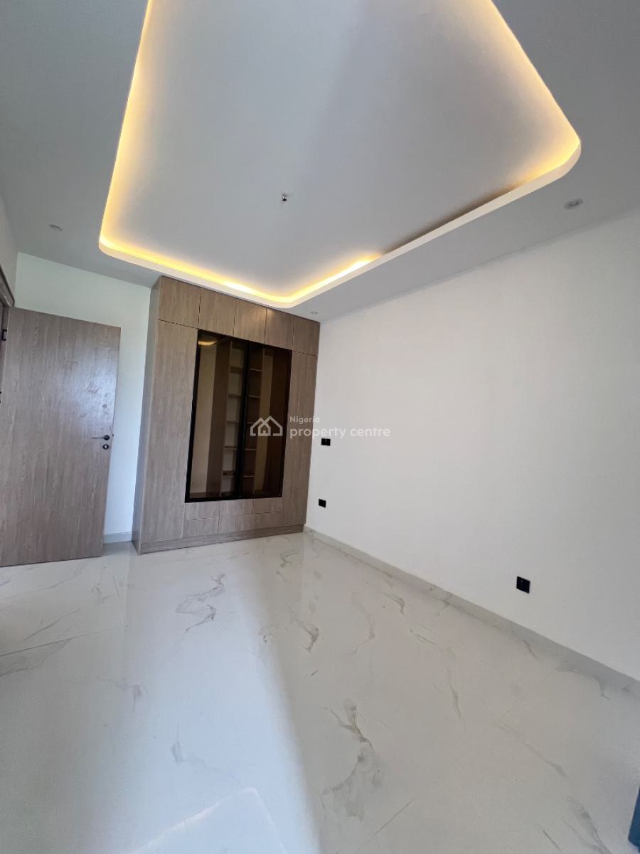 2 Bedroom Luxury Apartment with Swimming Pool, Lekki Phase 1, Lekki, Lagos, Block of Flats for Sale