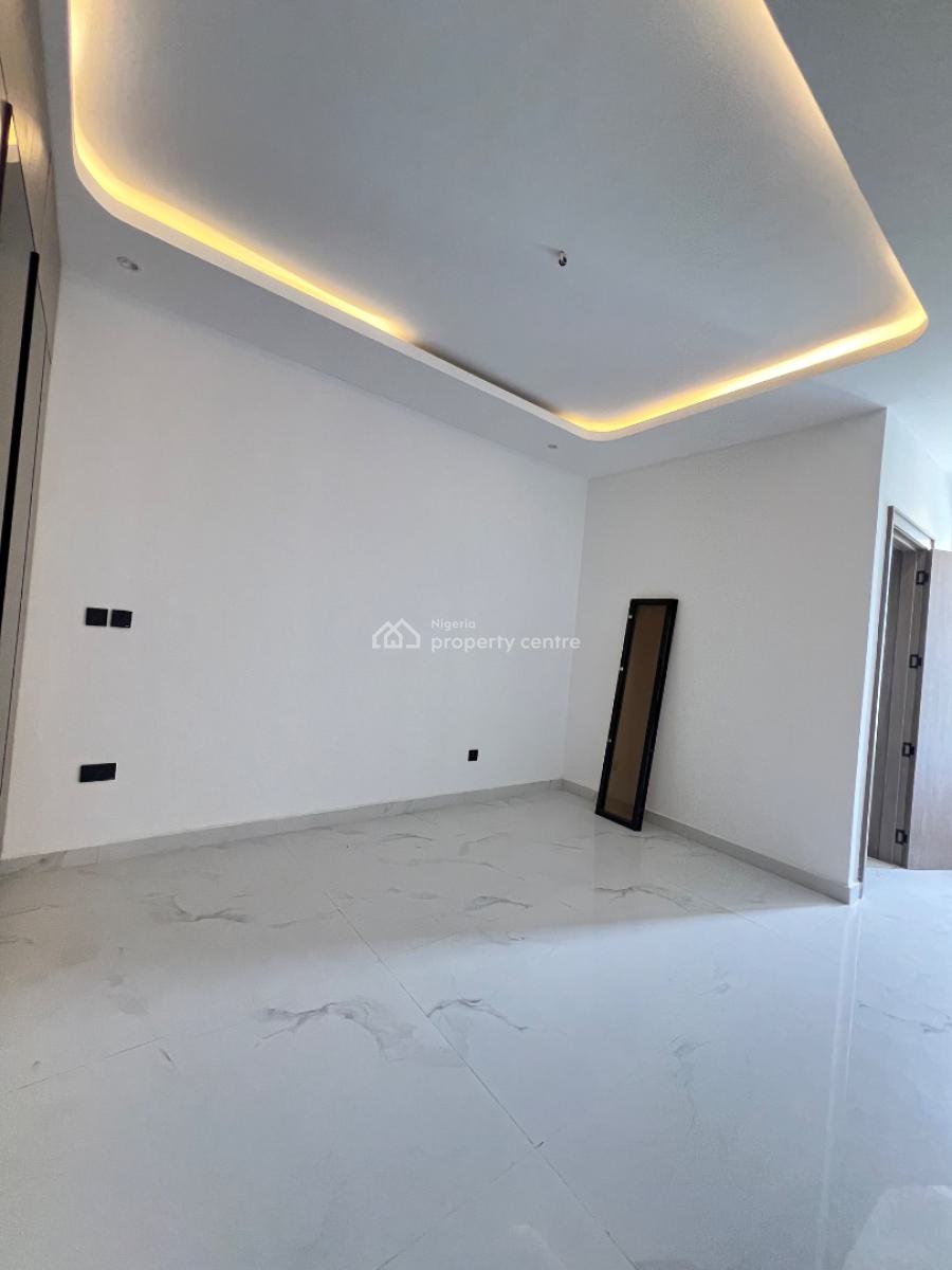 2 Bedroom Luxury Apartment with Swimming Pool, Lekki Phase 1, Lekki, Lagos, Block of Flats for Sale