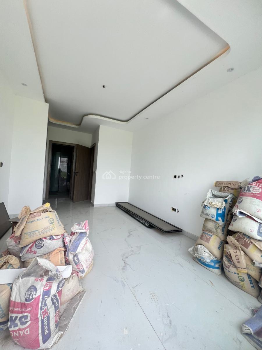 2 Bedroom Luxury Apartment with Swimming Pool, Lekki Phase 1, Lekki, Lagos, Block of Flats for Sale