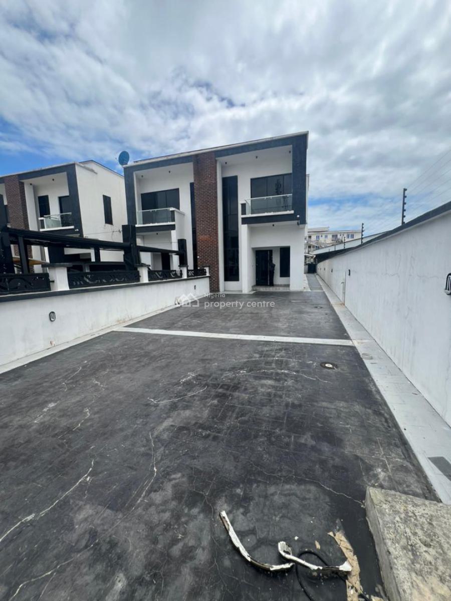 Spacious 4 Bedroom Semi-detached Duplex with Bq, Ologolo, Lekki, Lagos, Semi-detached Duplex for Sale