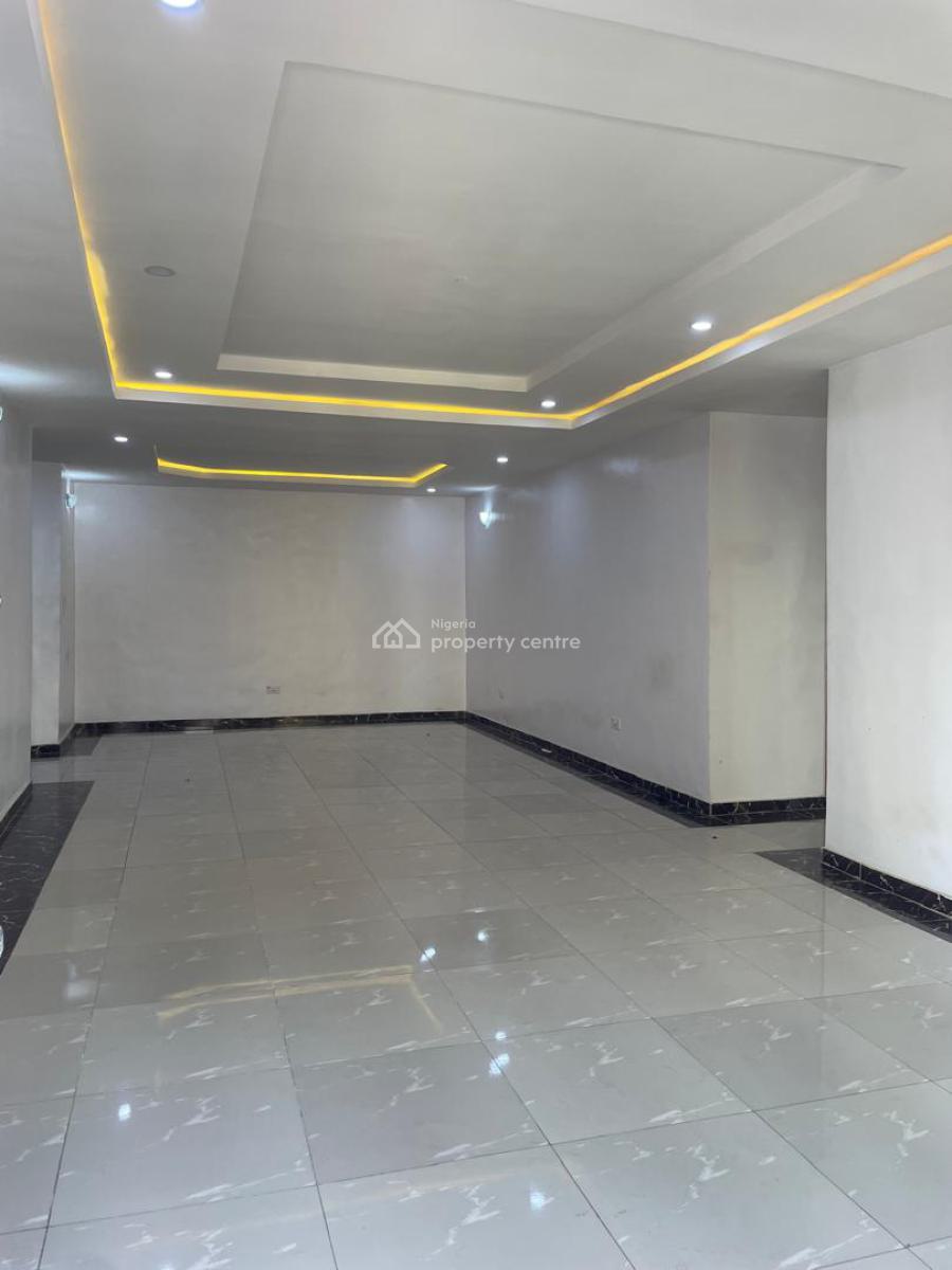 Spacious 2 Bedrooms Flat, Along Chevron Drive, Lekki, Lagos, Flat / Apartment for Rent