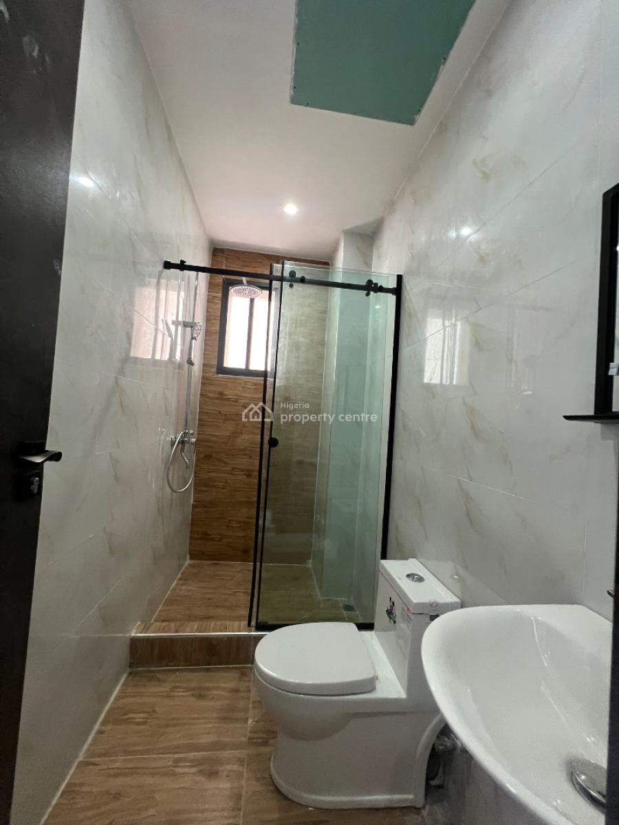 2 Bedroom Luxury Apartments in Lekki Phase1, Lekki Phase 1, Lekki, Lagos, Block of Flats for Sale