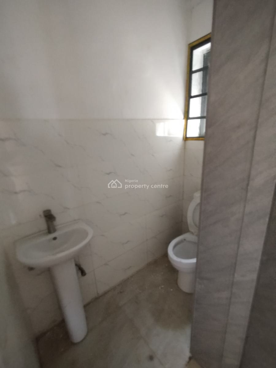 Newly Built 2 Bedrooms with Open Plan Kitchen, Upstairs, Itedo Estate, Lekki Phase 1, Lekki, Lagos, Flat / Apartment for Rent