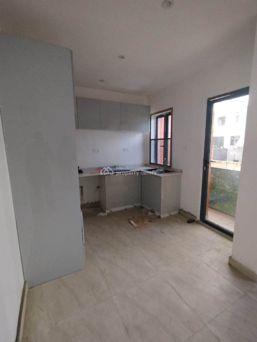 Newly Built 2 Bedrooms with Open Plan Kitchen, Upstairs, Itedo Estate, Lekki Phase 1, Lekki, Lagos, Flat / Apartment for Rent