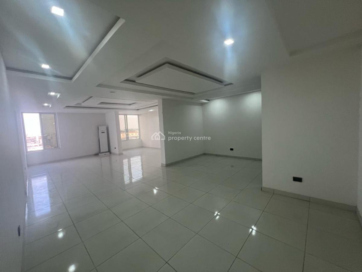 Standard 4 Bedrooms Penthouse with Roof Top & Bq, Ikate, Lekki, Lagos, Flat / Apartment for Sale