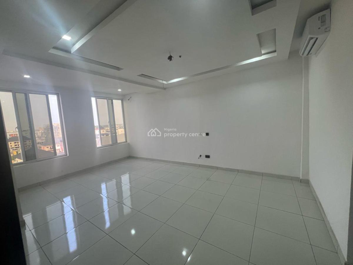 Standard 4 Bedrooms Penthouse with Roof Top & Bq, Ikate, Lekki, Lagos, Flat / Apartment for Sale
