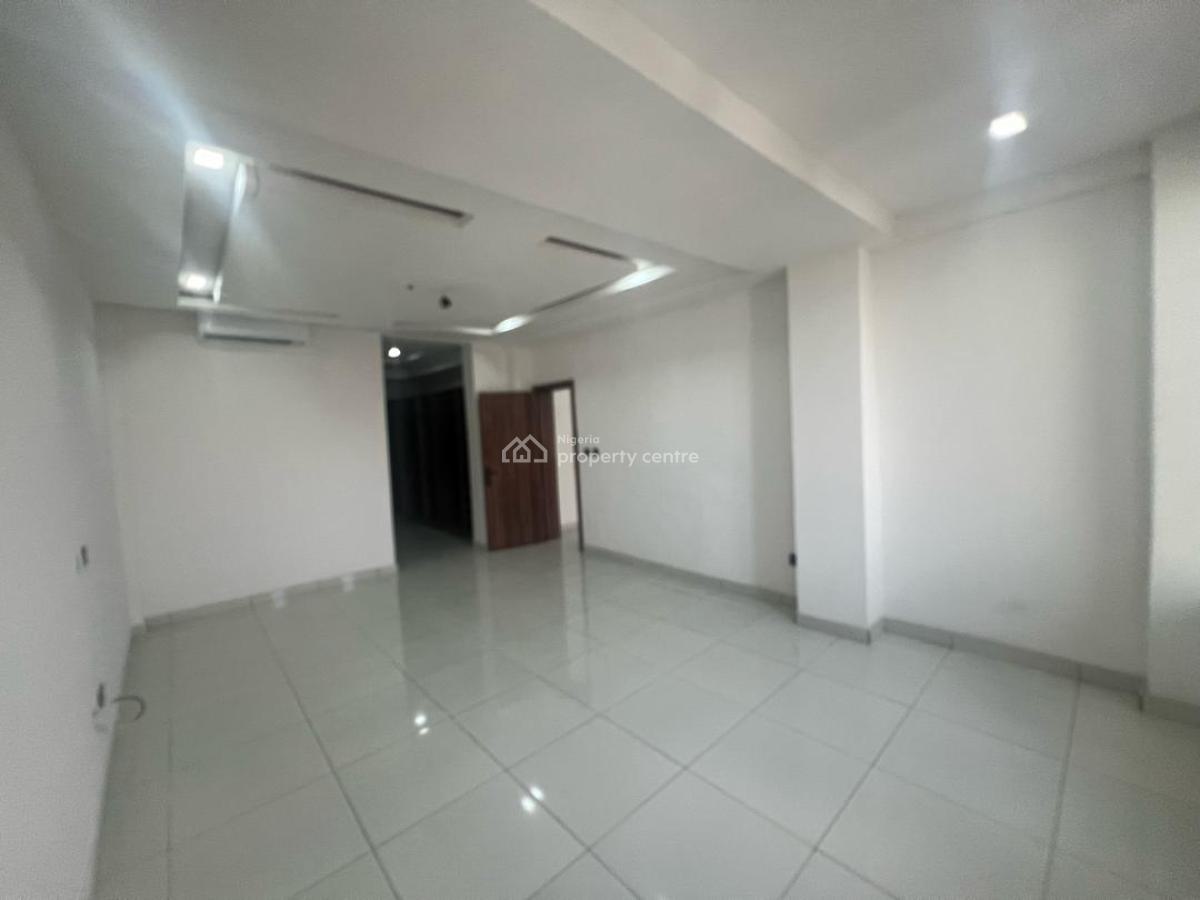 Standard 4 Bedrooms Penthouse with Roof Top & Bq, Ikate, Lekki, Lagos, Flat / Apartment for Sale