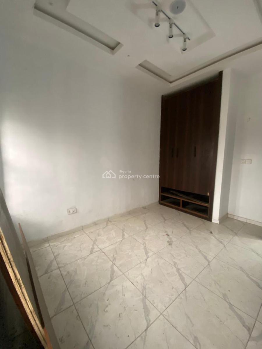 Lovely 2bedroom Apartment in a Secure Estate, Ologolo, Lekki, Lagos, Flat / Apartment for Sale
