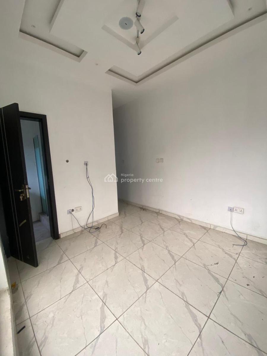 Lovely 2bedroom Apartment in a Secure Estate, Ologolo, Lekki, Lagos, Flat / Apartment for Sale