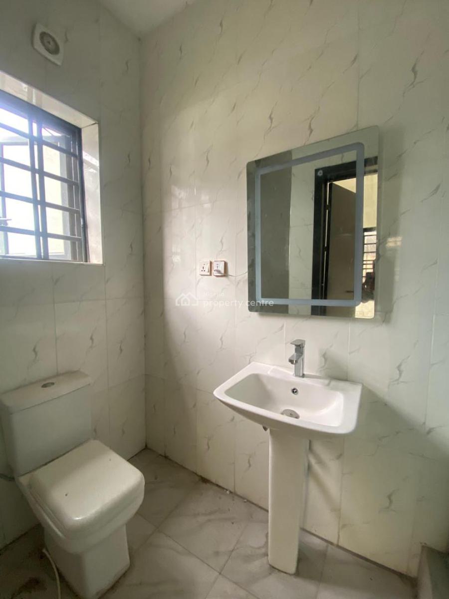 Lovely 2bedroom Apartment in a Secure Estate, Ologolo, Lekki, Lagos, Flat / Apartment for Sale