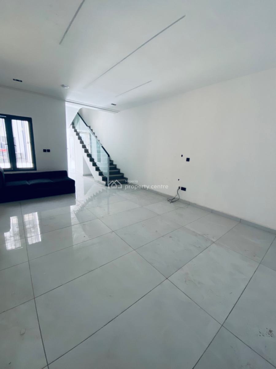 Bran New 4 Bedrooms Semi Detached Duplex with Bq, Lekki Phase 1, Lekki, Lagos, Semi-detached Duplex for Rent