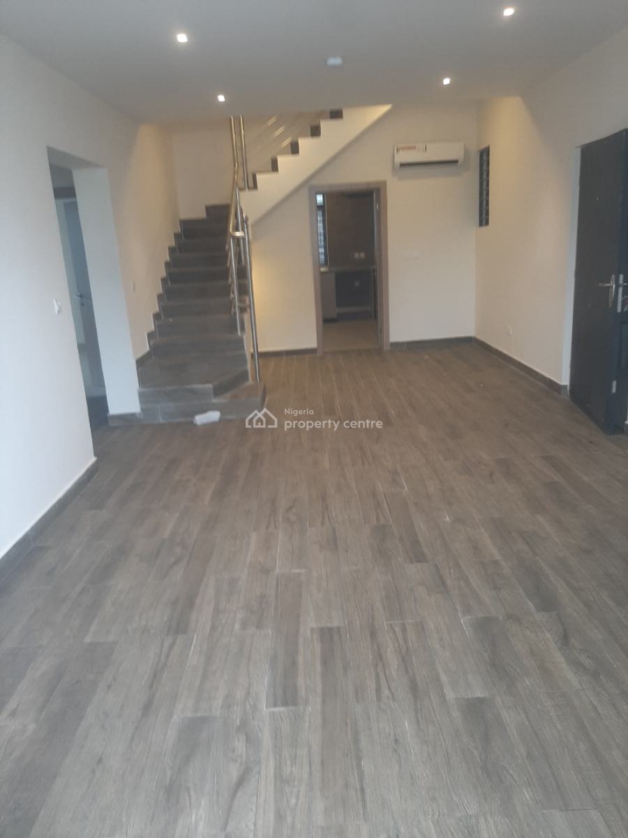 Serviced with 24/7 Power Supply 3 Bedroom En-suite Maisonette, Oniru, Victoria Island (vi), Lagos, Flat / Apartment for Rent