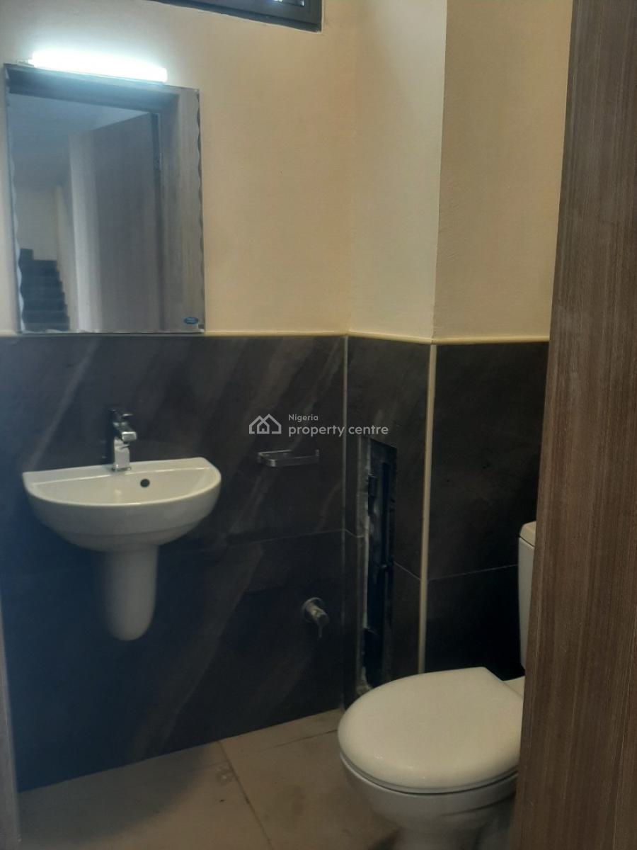 Serviced with 24/7 Power Supply 3 Bedroom En-suite Maisonette with Fit, Victoria Island (vi), Lagos, Flat / Apartment for Rent