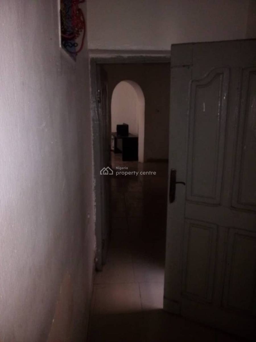 Lovely Spacious 3 Bedroom Apartment, Gra Phase 1, Magodo, Lagos, Flat / Apartment for Rent
