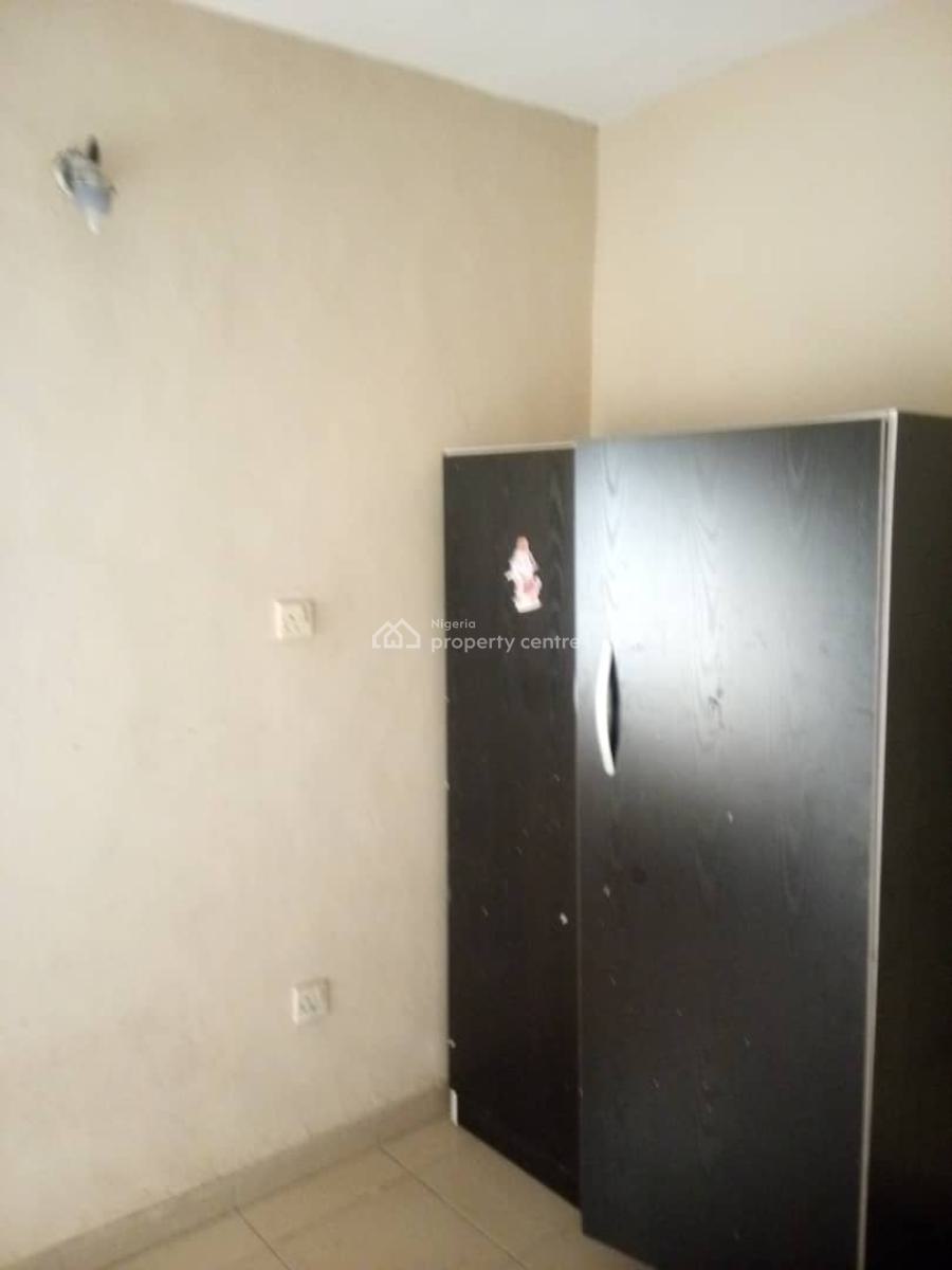 Lovely Spacious 3 Bedroom Apartment, Gra Phase 1, Magodo, Lagos, Flat / Apartment for Rent