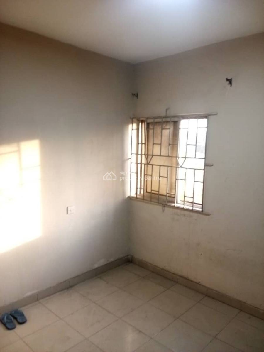 Lovely Spacious 3 Bedroom Apartment, Gra Phase 1, Magodo, Lagos, Flat / Apartment for Rent