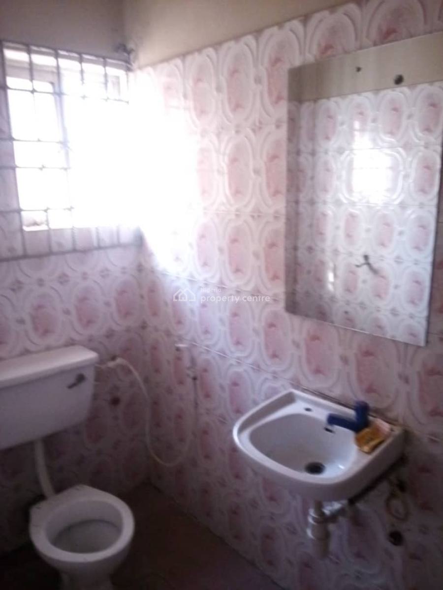 Lovely Spacious 3 Bedroom Apartment, Gra Phase 1, Magodo, Lagos, Flat / Apartment for Rent