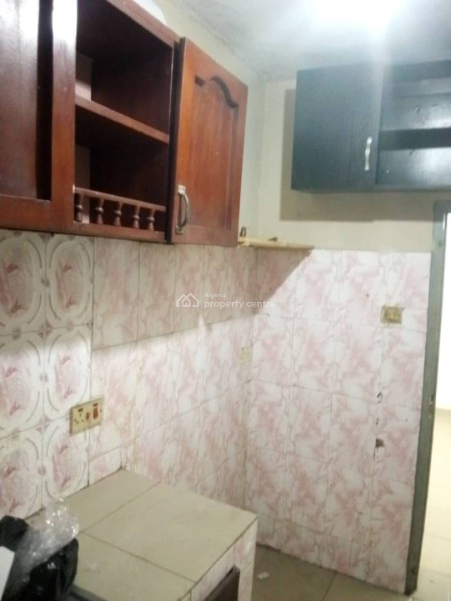 Lovely Spacious 3 Bedroom Apartment, Gra Phase 1, Magodo, Lagos, Flat / Apartment for Rent