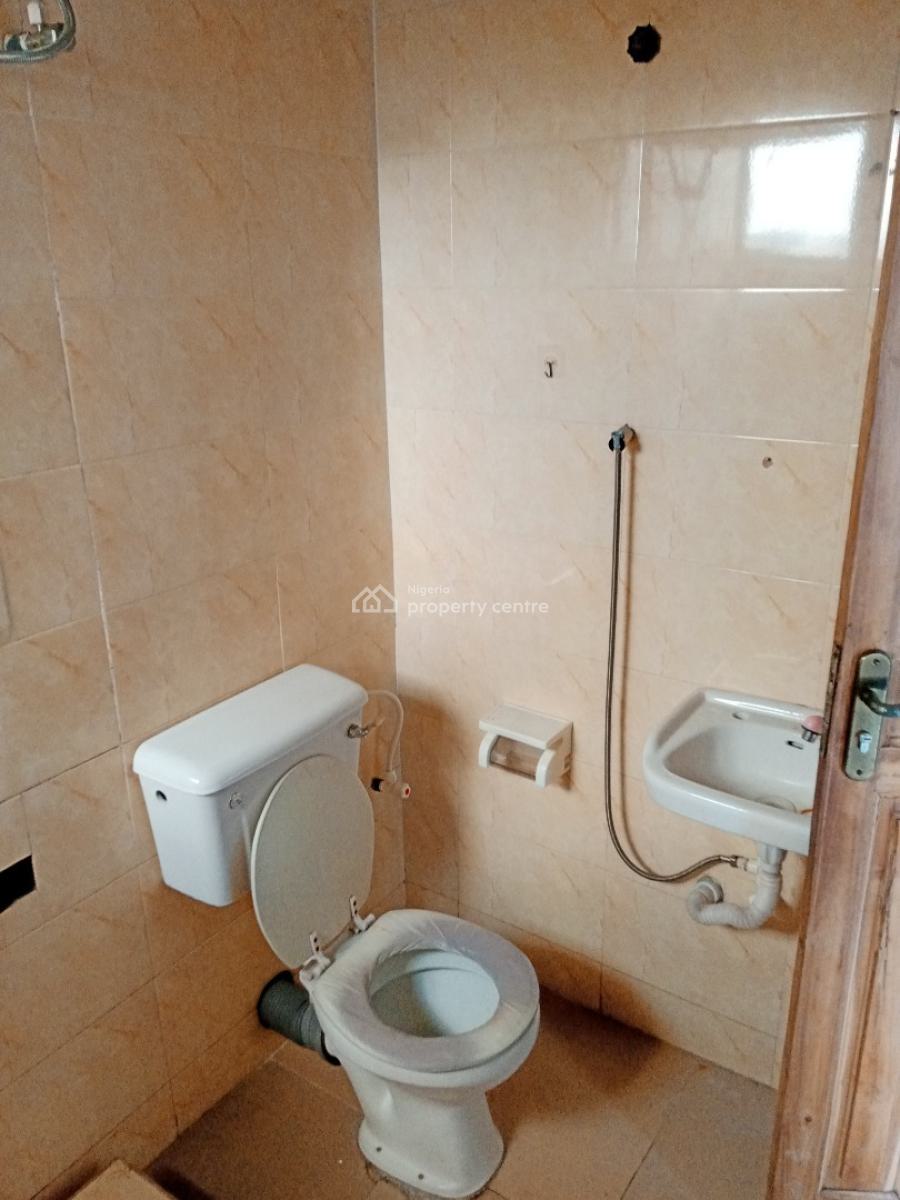 Decent 2 Bedroom Flat Apartment, Magodo Phase 1, Gra Phase 1, Magodo, Lagos, Flat / Apartment for Rent
