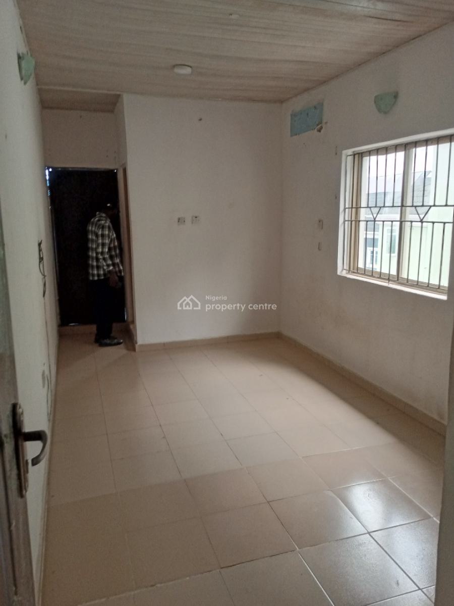 Decent 2 Bedroom Flat Apartment, Magodo Phase 1, Gra Phase 1, Magodo, Lagos, Flat / Apartment for Rent