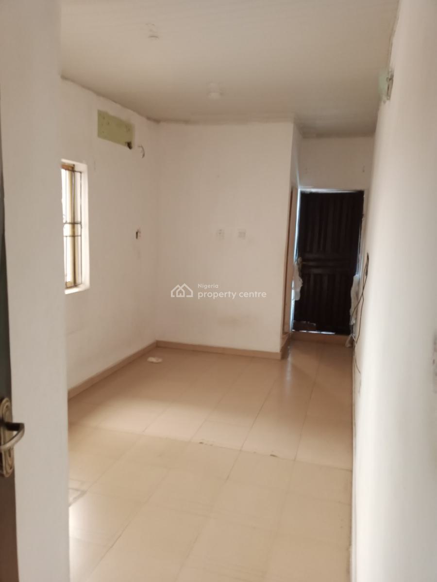 Decent 2 Bedroom Flat Apartment, Magodo Phase 1, Gra Phase 1, Magodo, Lagos, Flat / Apartment for Rent