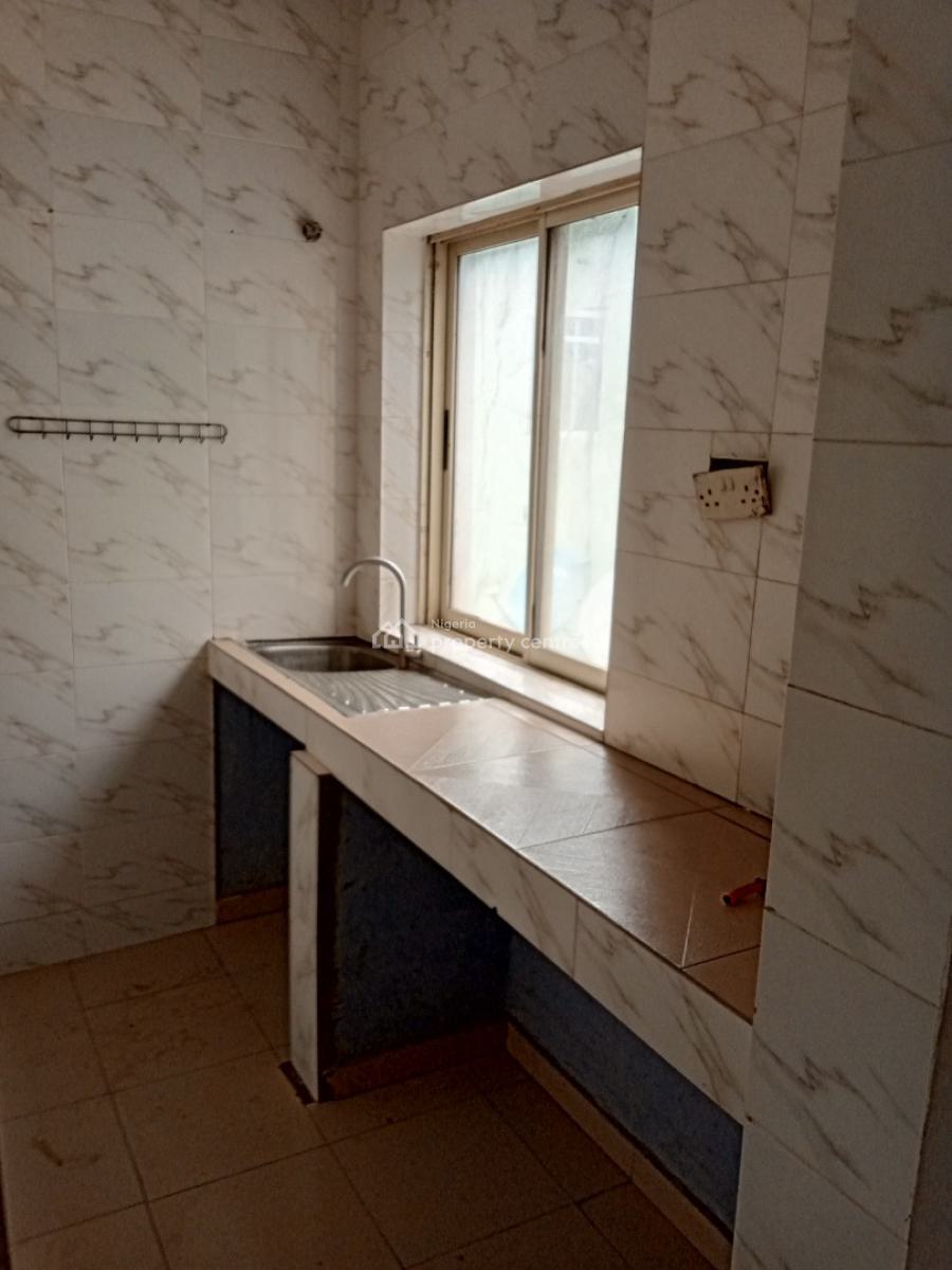 Decent 2 Bedroom Flat Apartment, Magodo Phase 1, Gra Phase 1, Magodo, Lagos, Flat / Apartment for Rent