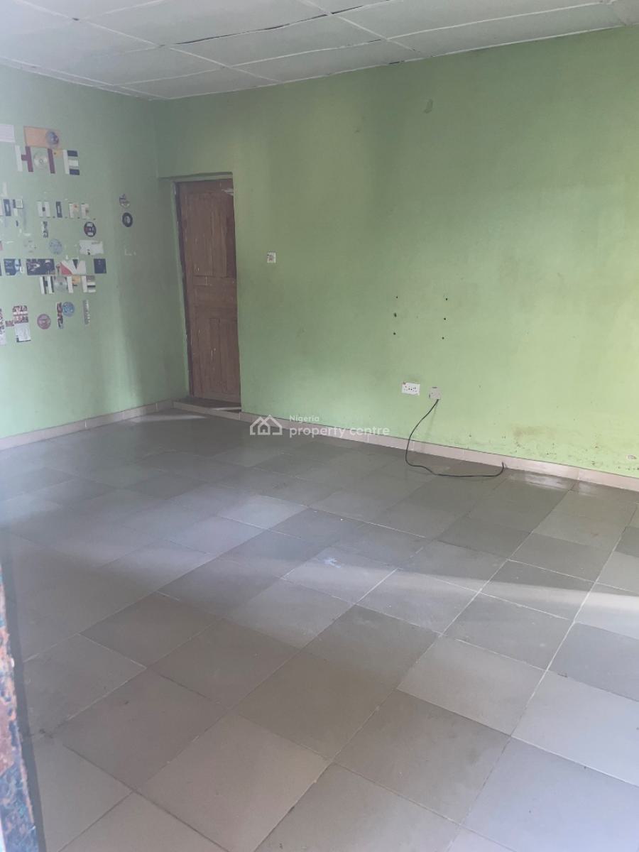 Spacious 2 Bedroom Flat, Oreta Road, Igbogbo, Ikorodu, Lagos, Flat / Apartment for Rent