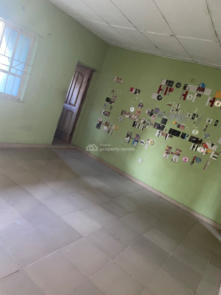 Spacious 2 Bedroom Flat, Oreta Road, Igbogbo, Ikorodu, Lagos, Flat / Apartment for Rent
