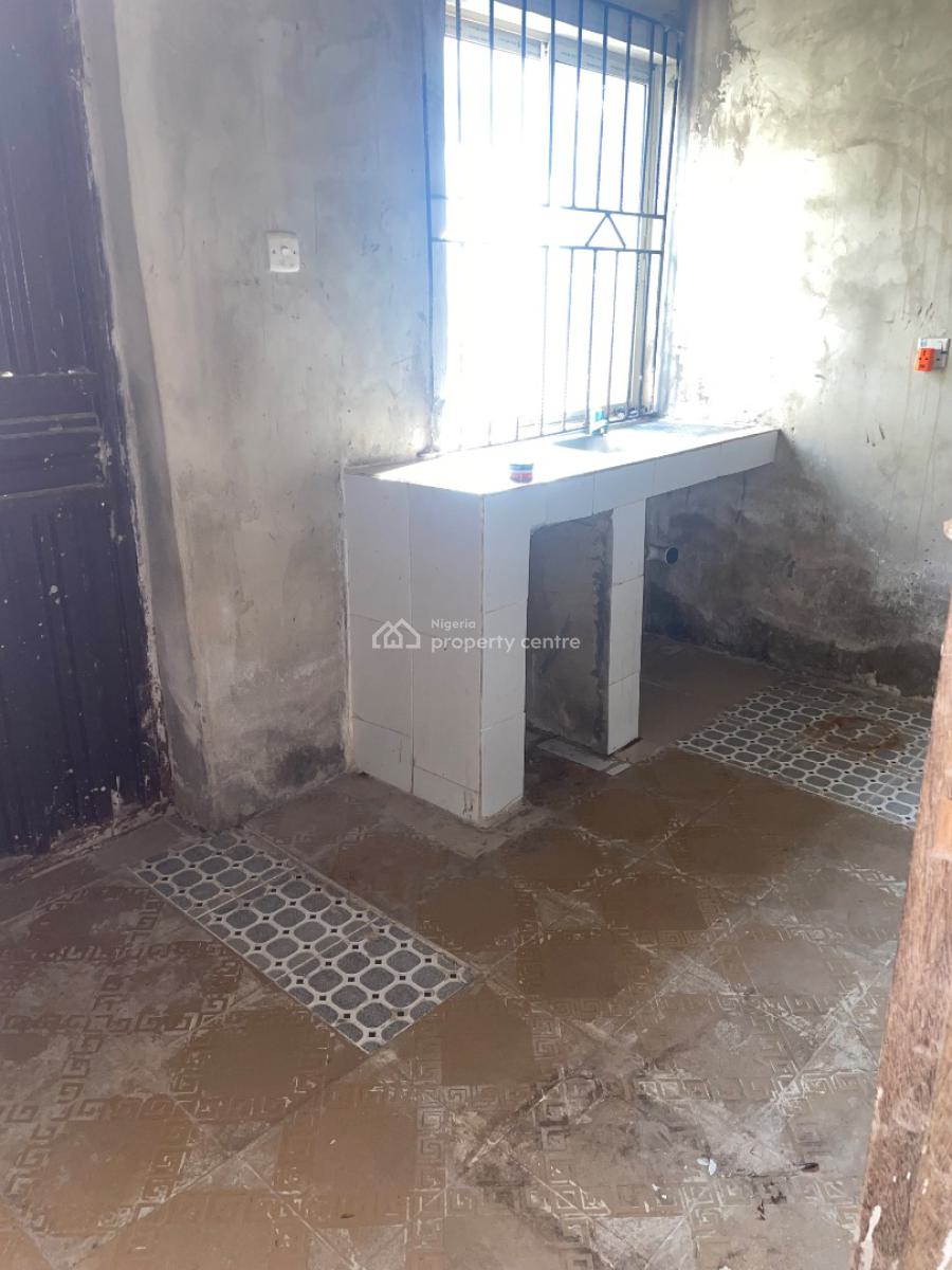 Spacious 2 Bedroom Flat, Oreta Road, Igbogbo, Ikorodu, Lagos, Flat / Apartment for Rent