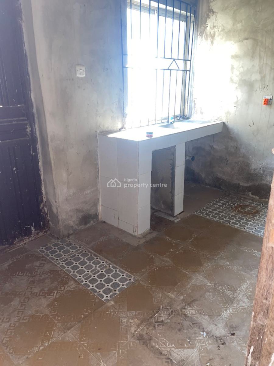 Spacious 2 Bedroom Flat, Oreta Road, Igbogbo, Ikorodu, Lagos, Flat / Apartment for Rent
