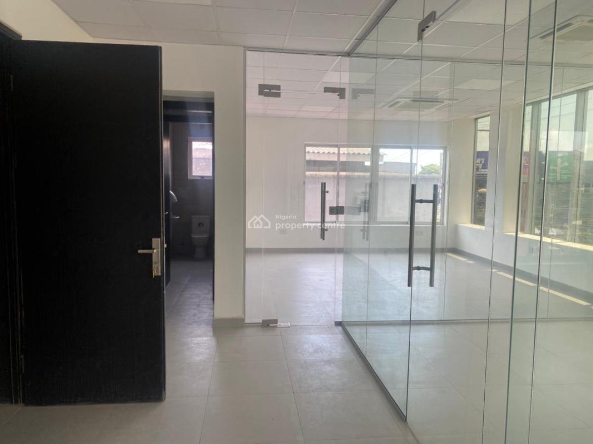 Newly Built Office Block in Yaba 1500 Sqm, Yaba, Lagos, Office Space for Rent