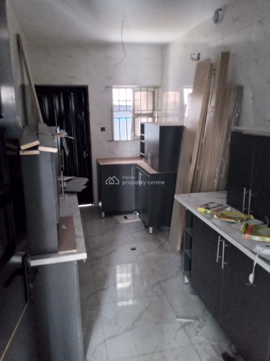 Lovely 3 Bedroom Flat Apartment, Gra Phase 1, Magodo, Lagos, Flat / Apartment for Rent
