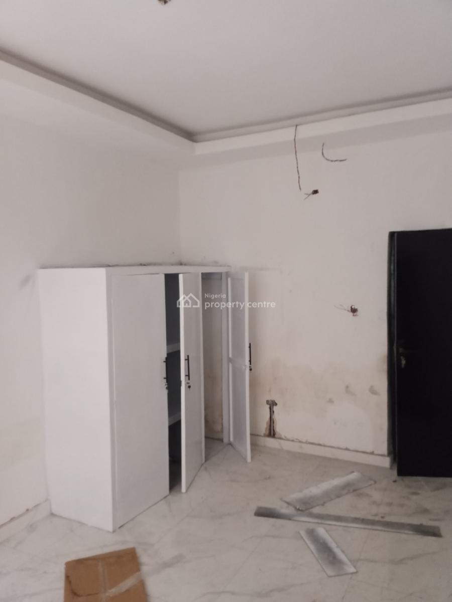 Lovely 3 Bedroom Flat Apartment, Gra Phase 1, Magodo, Lagos, Flat / Apartment for Rent