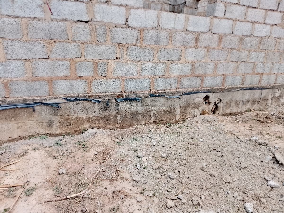 Massive 3 Bedroom Estate Bungalow, Dagbana, Phase 5, Jikwoyi, Abuja, Detached Bungalow for Sale