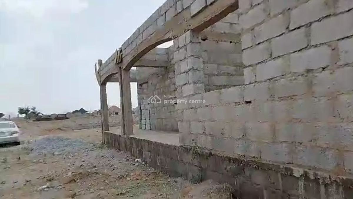 Massive 3 Bedroom Estate Bungalow, Dagbana, Phase 5, Jikwoyi, Abuja, Detached Bungalow for Sale