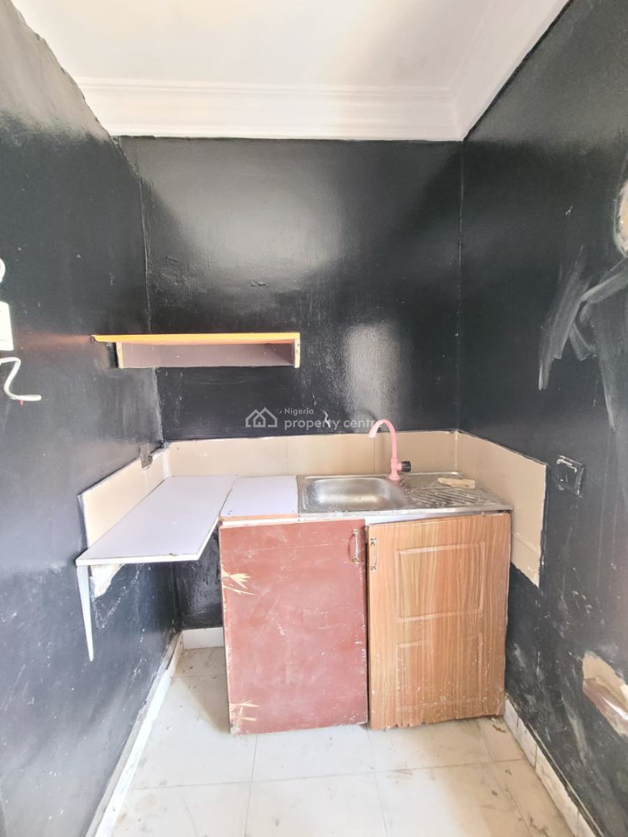 Sharp and Spacious Self Contained, Agungi East Estate, Agungi, Lekki, Lagos, Self Contain (single Rooms) for Rent