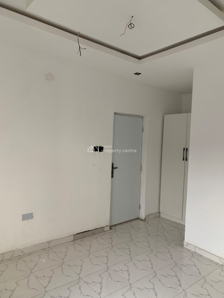Newly Built Room and Parlor, Blenco, Sangotedo, Ajah, Lagos, Flat / Apartment for Rent