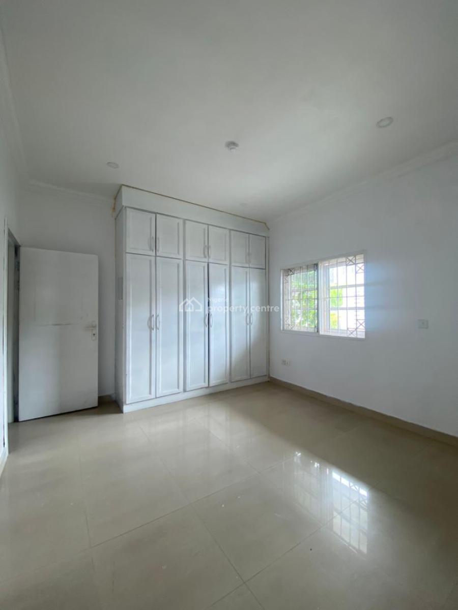 3 Bedrooms Downstairs Flat with a Bq, Main Lekki Phase 1, Lekki Phase 1, Lekki, Lagos, Flat / Apartment for Rent