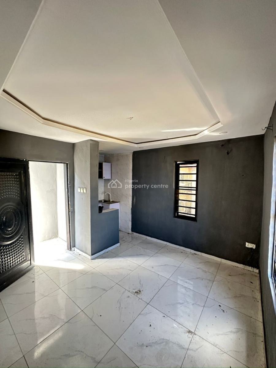 1 Bedroom Apartment, Badore, Ajah, Lagos, Mini Flat (room and Parlour) for Rent