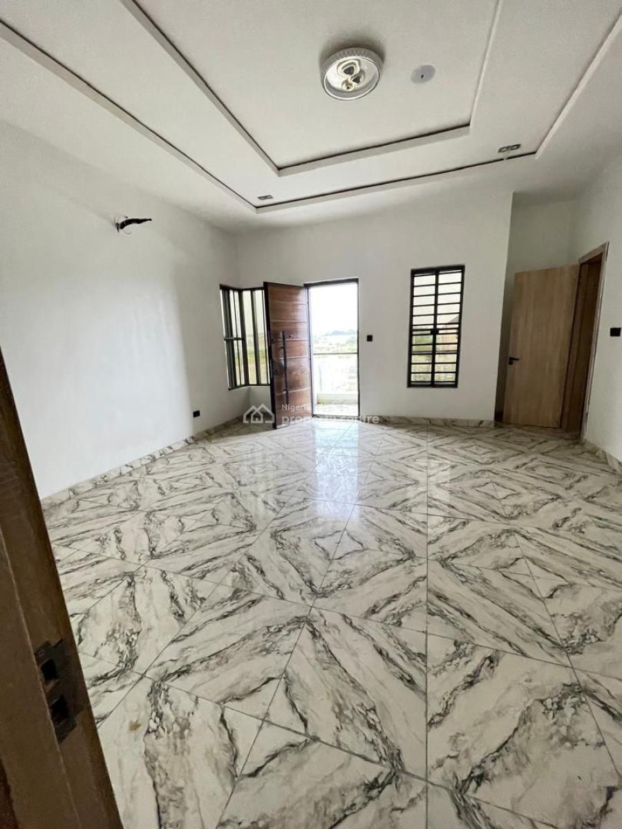 Clean and Spacious Masters Bedroom Available, Orchid Road, Lekki, Lagos, Self Contain (single Rooms) for Rent