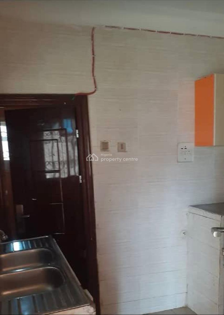 Spacious 3-bedroom Flat, Badore, Ajah, Lagos, Flat / Apartment for Rent