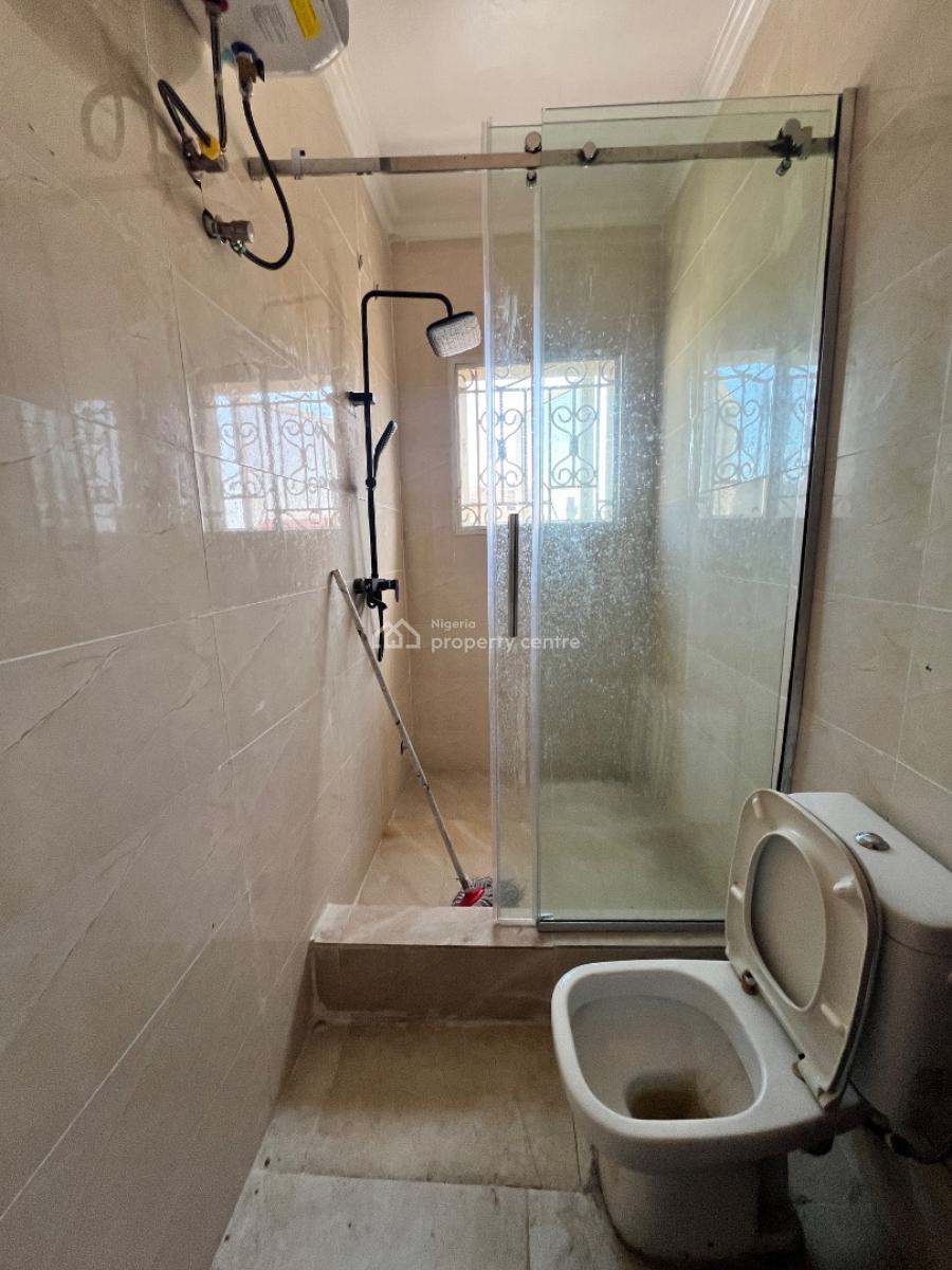 Spacious 3 Bedroom Apartment, Lekki Phase 1, Lekki, Lagos, Flat / Apartment for Rent