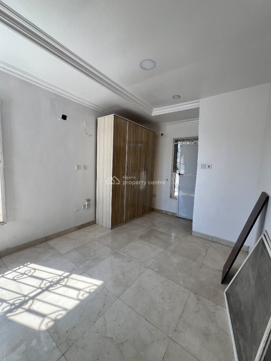 Spacious 3 Bedroom Apartment, Lekki Phase 1, Lekki, Lagos, Flat / Apartment for Rent