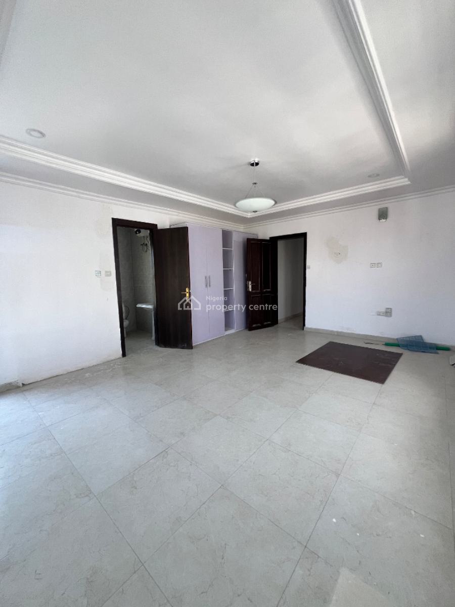 Spacious 2 Bedroom Apartment, Lekki Phase 1, Lekki, Lagos, Flat / Apartment for Rent