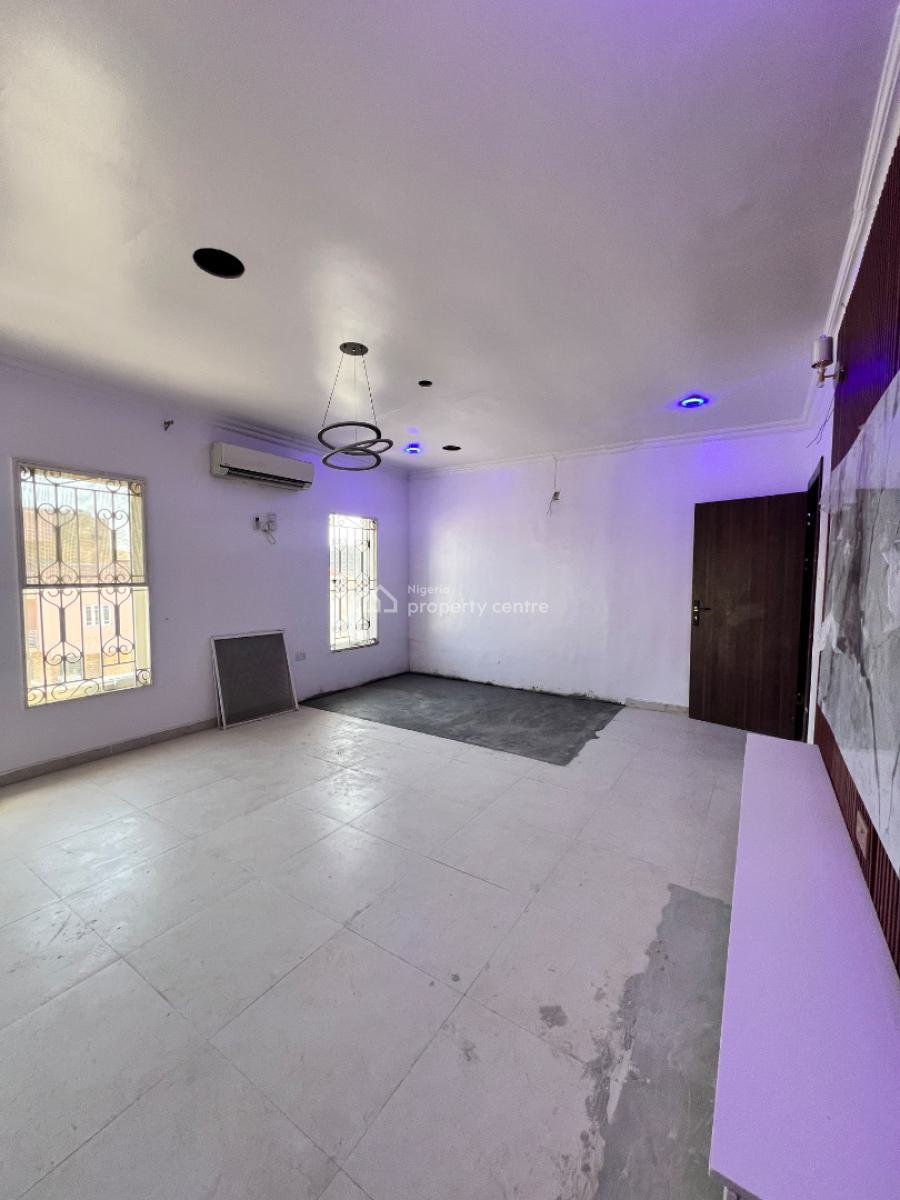 Spacious 2 Bedroom Apartment, Lekki Phase 1, Lekki, Lagos, Flat / Apartment for Rent