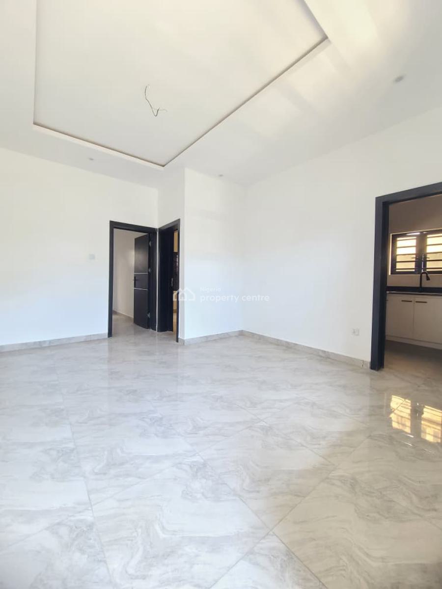 Beautiful and Massive 2 Bedroom Apartment, Ologolo, Ologolo, Lekki, Lagos, Flat / Apartment for Sale