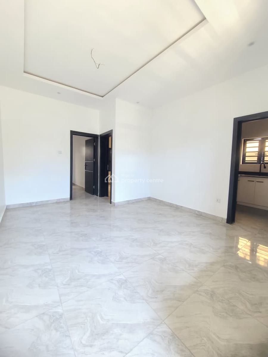 Beautiful and Massive 2 Bedroom Apartment, Ologolo, Ologolo, Lekki, Lagos, Flat / Apartment for Sale